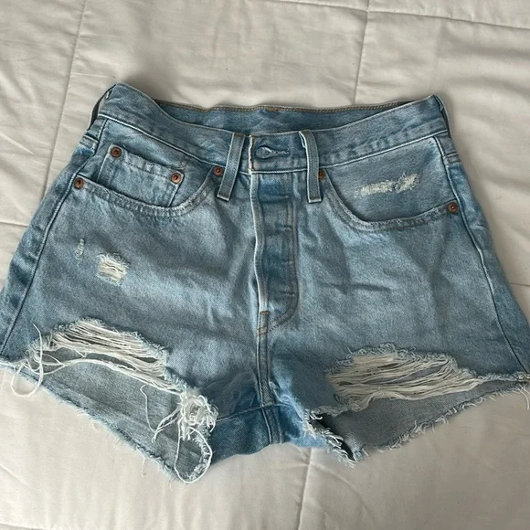 women’s levi’s ripped jean shorts - Picture 3 of 4